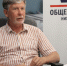 «Создание института общественного наблюдения вызвано необходимостью противодействия дезинформации о ходе голосования», — Андрей Дахин Профессор НИУ РАНХиГС, эксперт ассоциации «Независимый общественный мониторинг» Андрей Дахин прокомментировал подготовку к  процессу общественного наблюдения на выборах Президента России — 2024.  «Создание института общественного наблюдения было вызвано необходимостью противодействия дезинформации о ходе голосования, которую генерировали и распространяли центры политического влияния и СМИ недружественных государств, их агенты-инфлюенсеры в соцсетях. В современной ситуации поле дезинформации, создаваемое такими недружественными источниками, расширяется, охватывая этап информирования избирателей о программах кандидатов. Иностранные СМИ и иноагенты всячески продвигают фейки, что программы зарегистрированных кандидатов в президенты РФ отражают авторитарное давление власти на всех них и ничего более.  Между тем, анализ программ кандидатов позволяет выделить два системных аспекта, отражающих российскую специфику прямых, равных и всеобщих президентских выборов в нашей стране. Один аспект этой специфики — в том, что все участники и их программы отражают содержание большого общероссийского консенсуса, ориентированного на приоритет стратегической победы России в СВО, на достижение стратегической безопасности и благоприятных условий для стратегического развития России. Поэтому в программах кандидатов есть нечто общее — каждый из них подбирает свои слова и выражения для того, чтобы отразить дух этого большого общероссийского консенсуса. Второй аспект состоит в том, что каждый кандидат выделяет свои специфические приоритетные ориентиры, в которых видит базовое условие социально-экономического развития в горизонте ближайших шести лет. Поэтому 15-17 марта, голосуя за своего кандидата, избиратель, во-первых, голосует за сохранение большого общероссийского консенсуса, за стратегическую победу России. Во-вторых, избиратель голосует также и за те более конкретные приоритеты, которые отвечают его интересам и чаяниям», — считает Андрей Дахин. - Газета Лукояновская правда